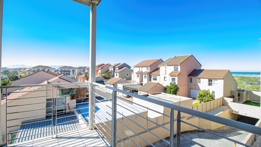 2 Bedroom Property for Sale in Muizenberg Western Cape